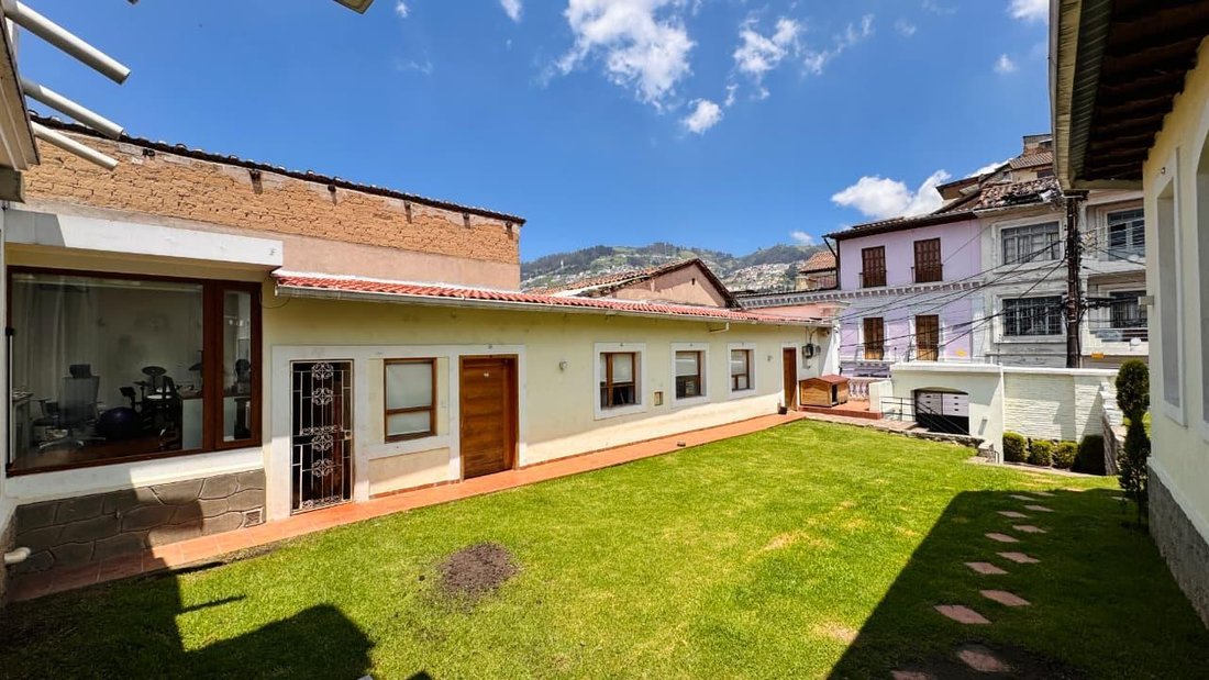 House in Quito, Pichincha, Ecuador 3 - 18190601