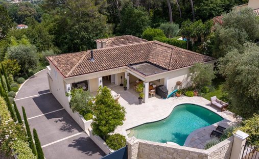 Villa in Les Indes les-Groulles, Mouans-Sartoux, France 1