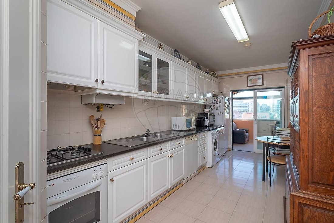 Apartment in Carcavelos e Parede, Lisbon, Portugal 5 - 18128995