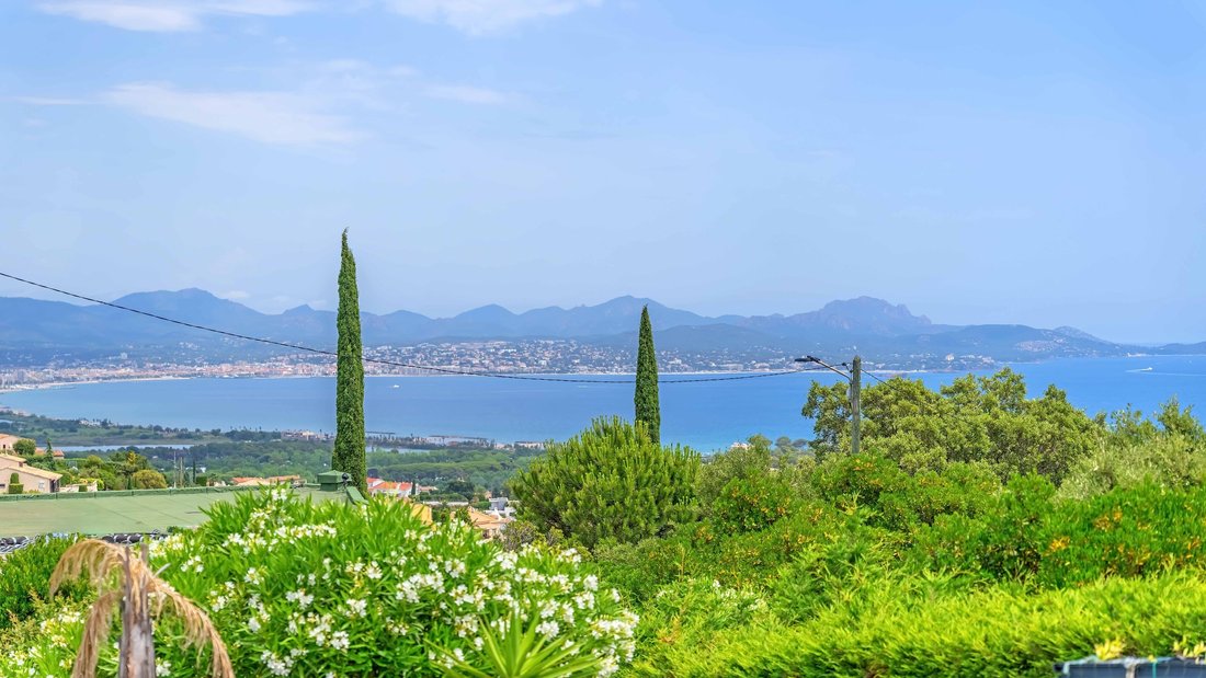 House in Frejus, Provence-Alpes-Côte d'Azur, France 3 - 18193965