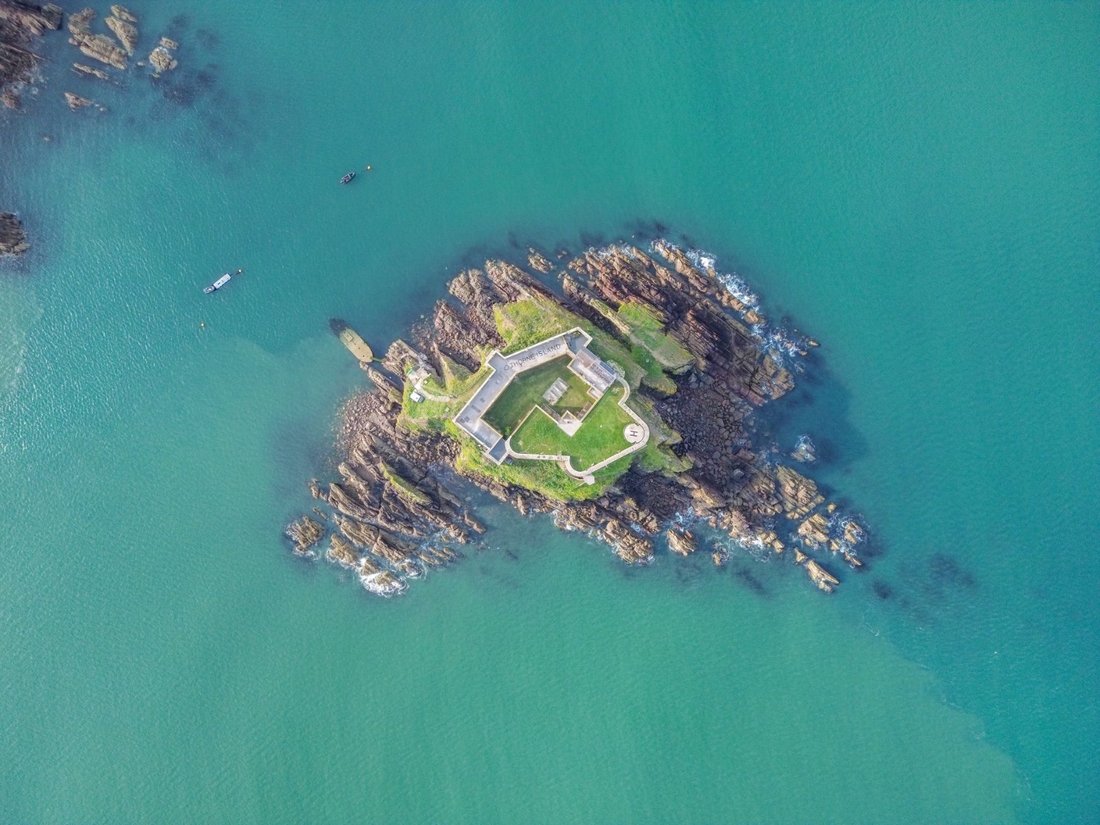 House in Thorne Island, Wales 3 - 18188185