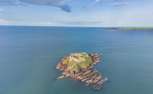 House in Thorne Island, Wales 1