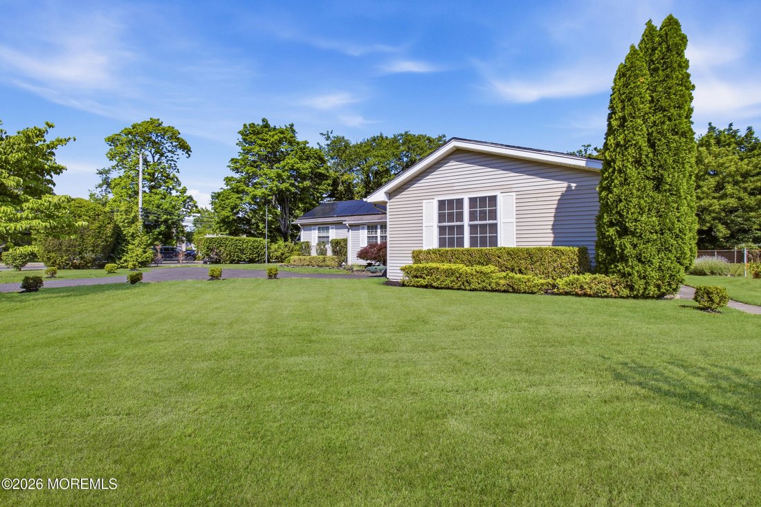 House in Lakewood Township, New Jersey, United States 2 - 18188839