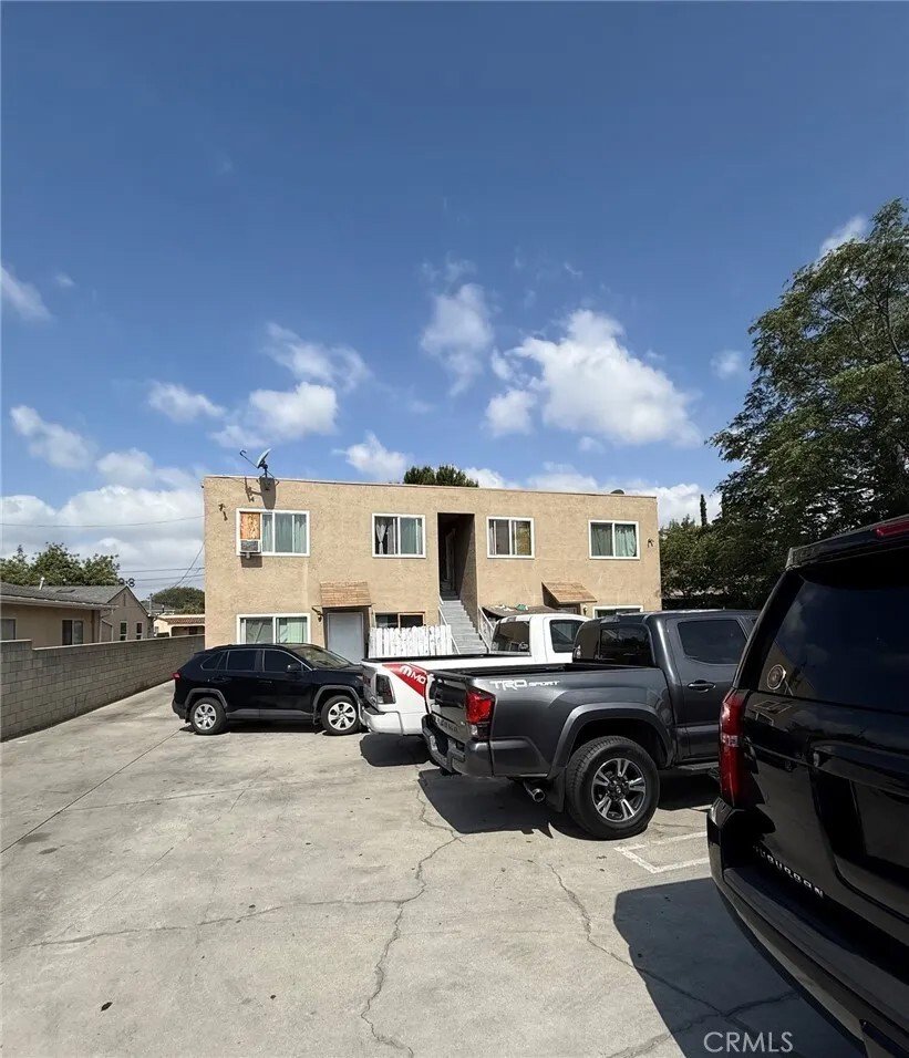 Los Angeles, California, United States 3 - 18189044