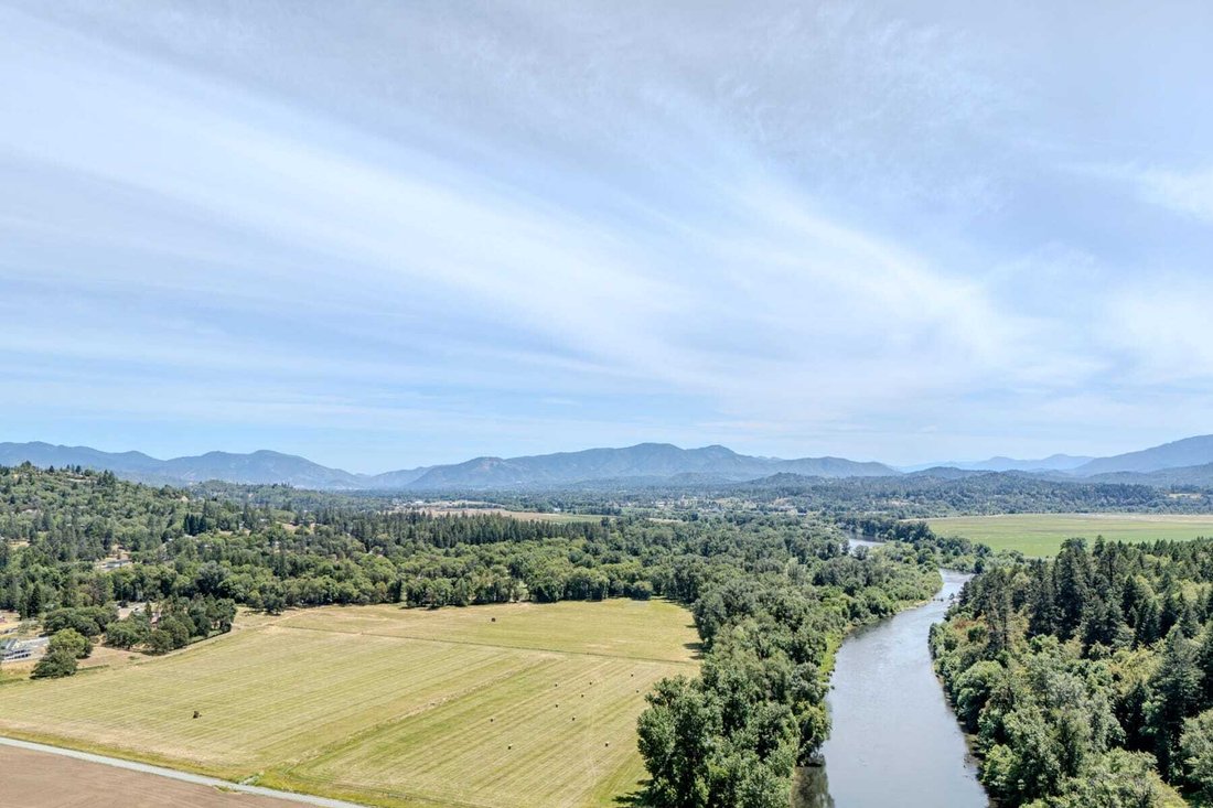 House in Grants Pass, Oregon, United States 3 - 18190900