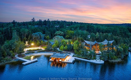 House in Kenora, Ontario, Canada 1