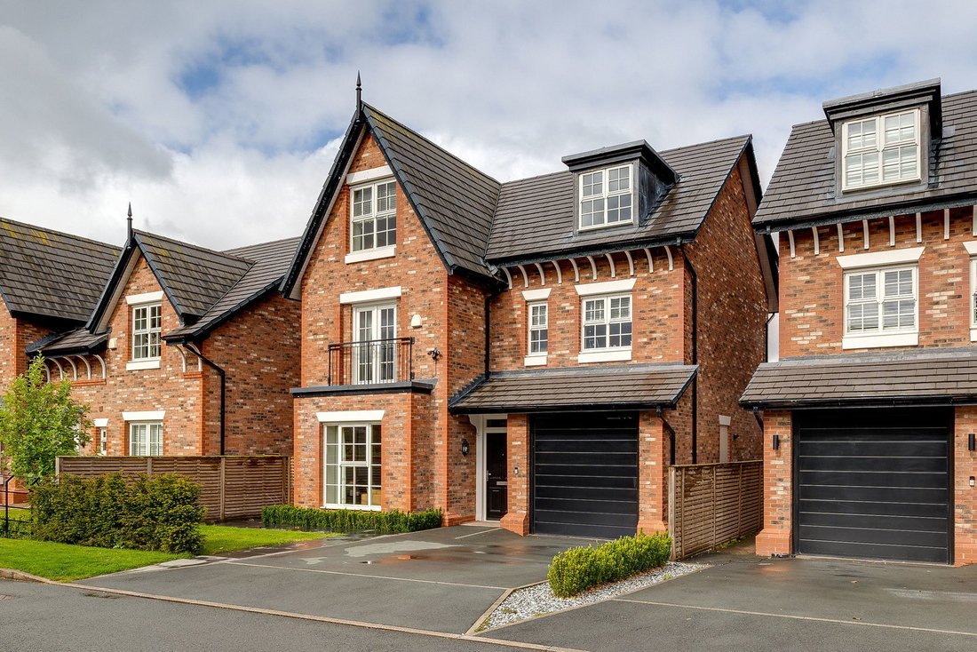 House in Cheshire West and Chester, England 1 - 17951484