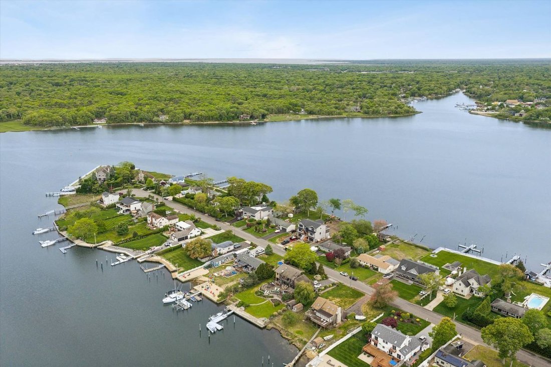 House in Moriches, New York, United States 2 - 17968230