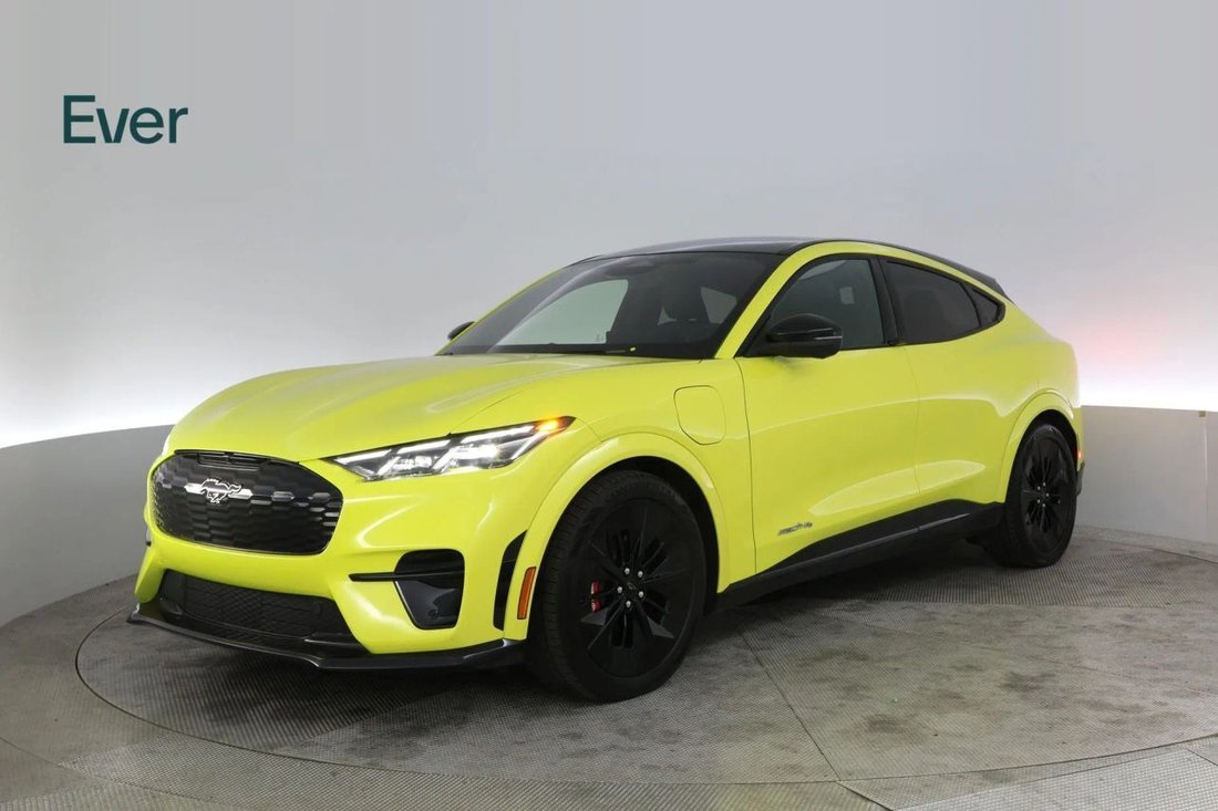 Suv in San Francisco, CA, United States 2 - 18087760