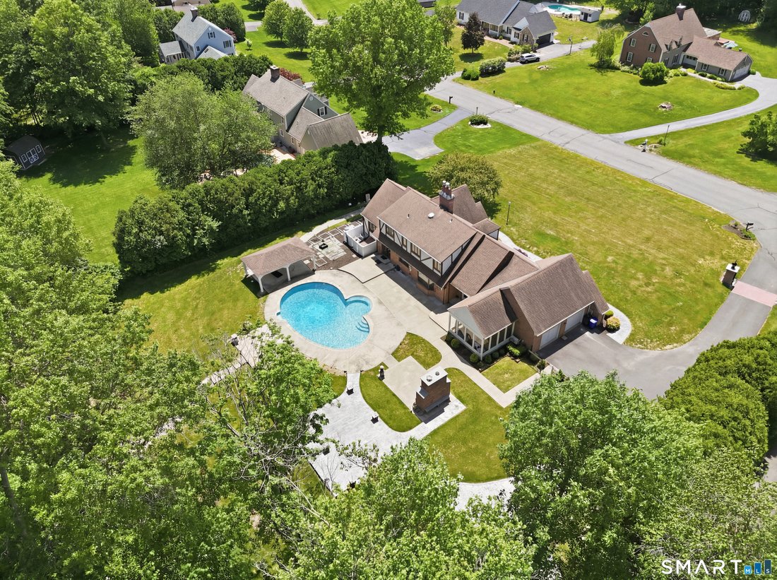House in Suffield, Connecticut, United States 3 - 18193158