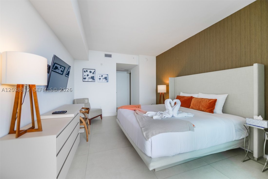 Condo in Hallandale Beach, Florida, United States 4 - 18193521