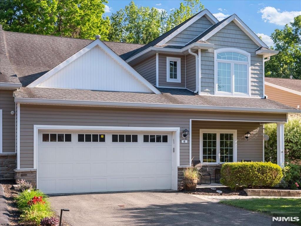 Condo in Spring Valley, New York, United States 1 - 18052126