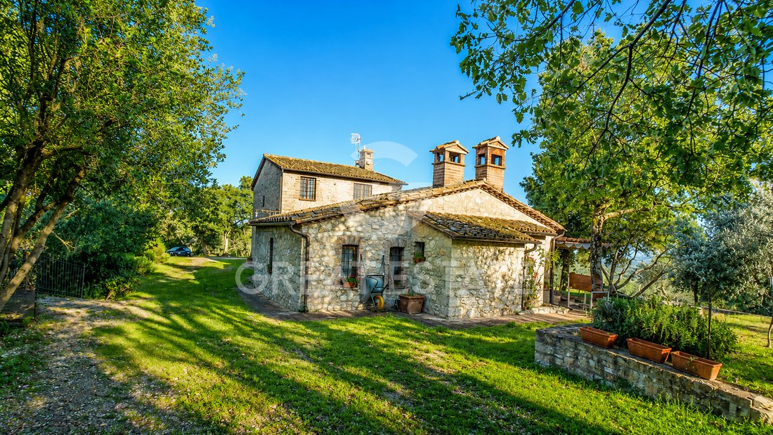 Estate in Avigliano Umbro, Umbria, Italy 1 - 18194063