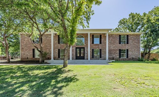 House in Arlington, Texas, United States 1