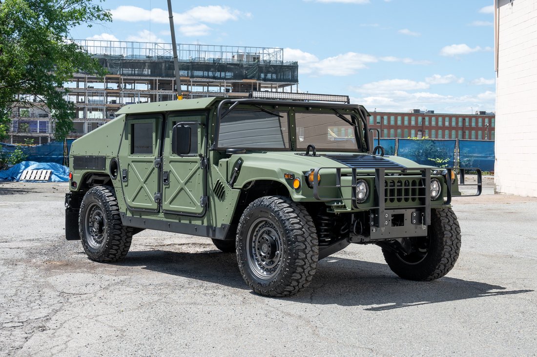 Suv in Newton, MA, United States 1 - 18190154