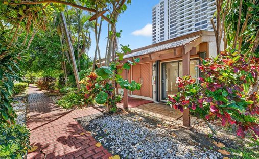 House in Hallandale Beach, Florida, United States 1