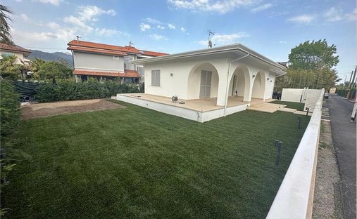 Villa in Center, Forte dei Marmi, Tuscany 1