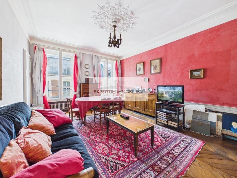 Apartment in Domaine National du Château, Versailles, France 4 - 18192848
