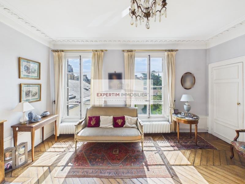 Apartment in Domaine National du Château, Versailles, France 5 - 18192863
