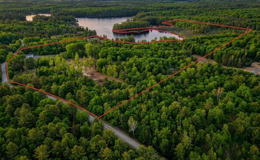 Land in McDougall, Ontario, Kanada 1