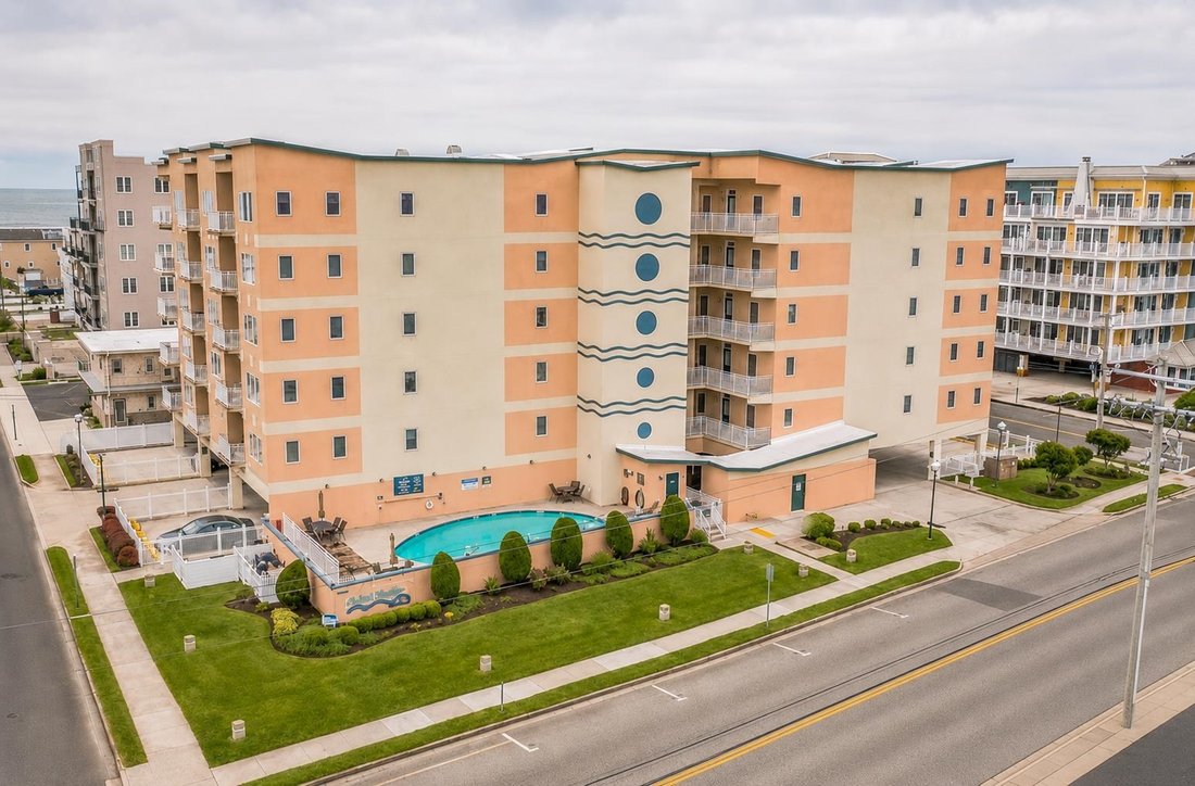 Condo in Wildwood, New Jersey, United States 1 - 18191108