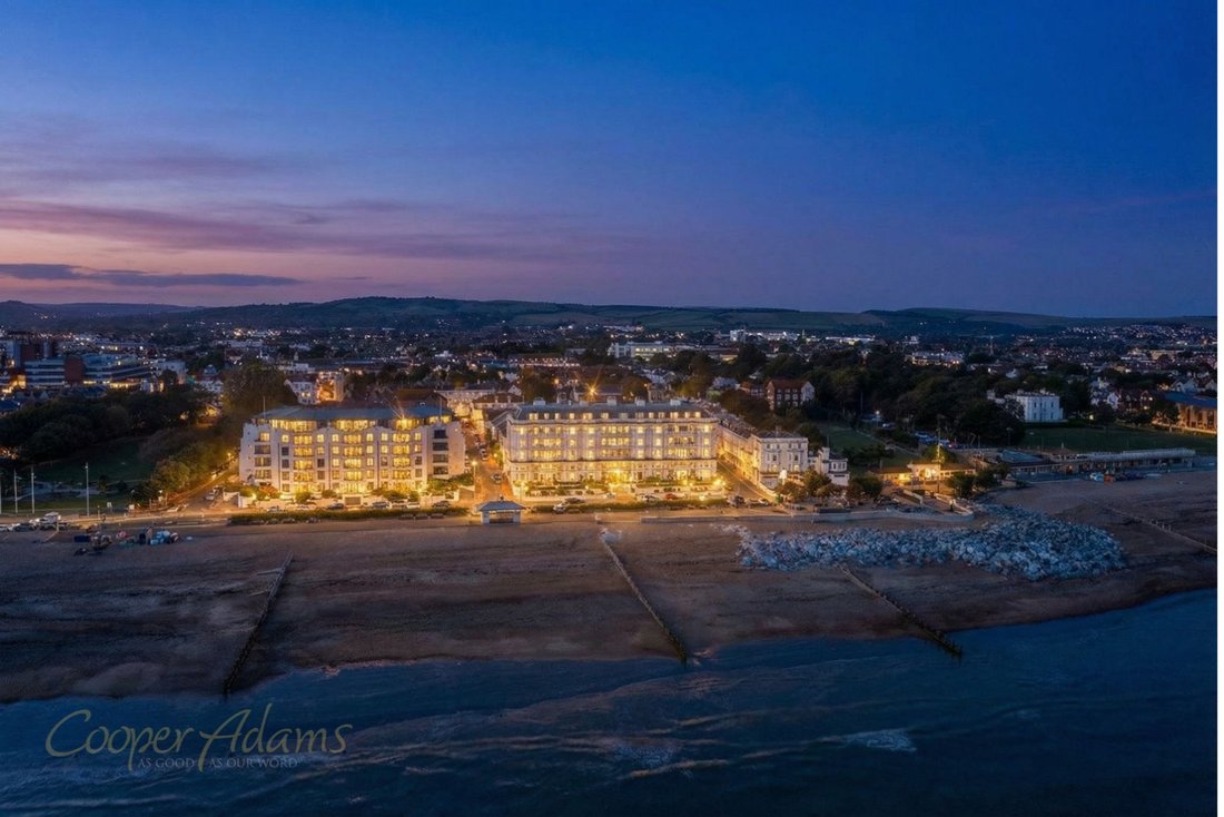 Apartment in Worthing, England 1 - 17375646