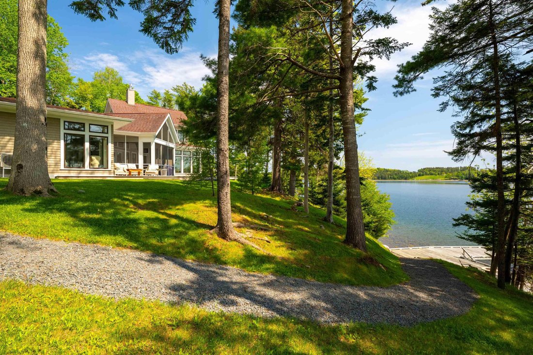 House in Lunenburg, Nova Scotia, Canada 4 - 17708207