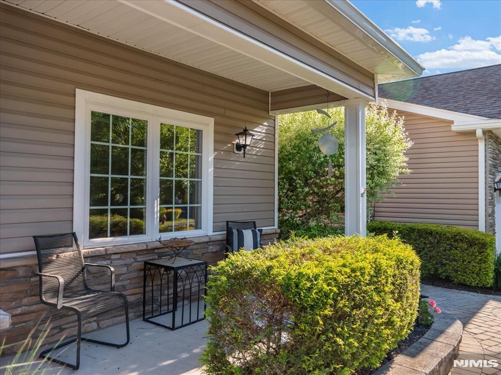 Condo in Spring Valley, New York, United States 5 - 18052126