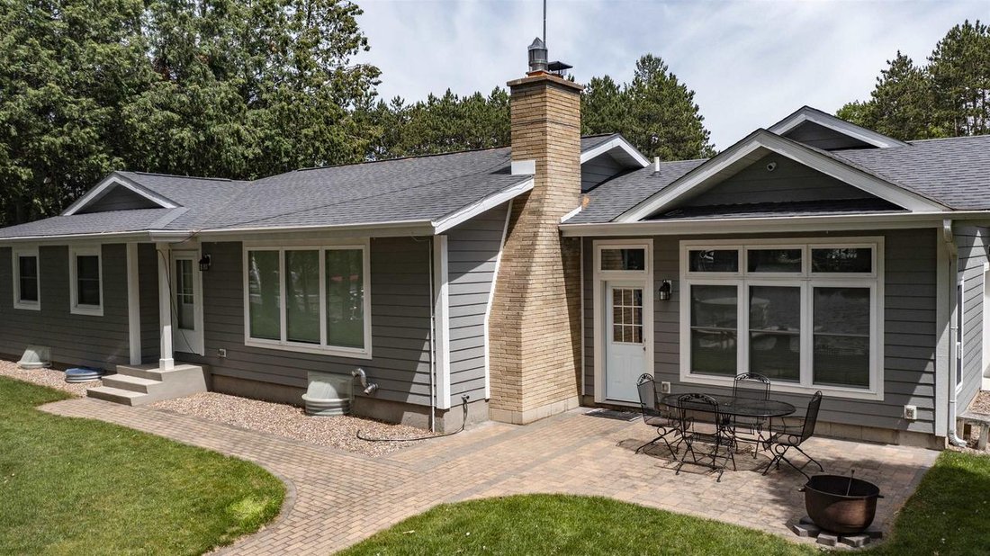 House in Waupaca, Wisconsin, United States 1 - 18193390