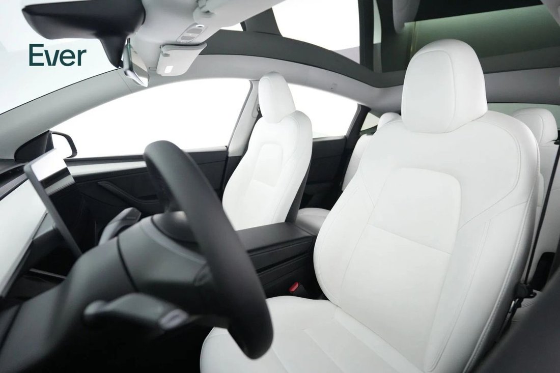 Suv in San Francisco, CA, United States 4 - 17970829