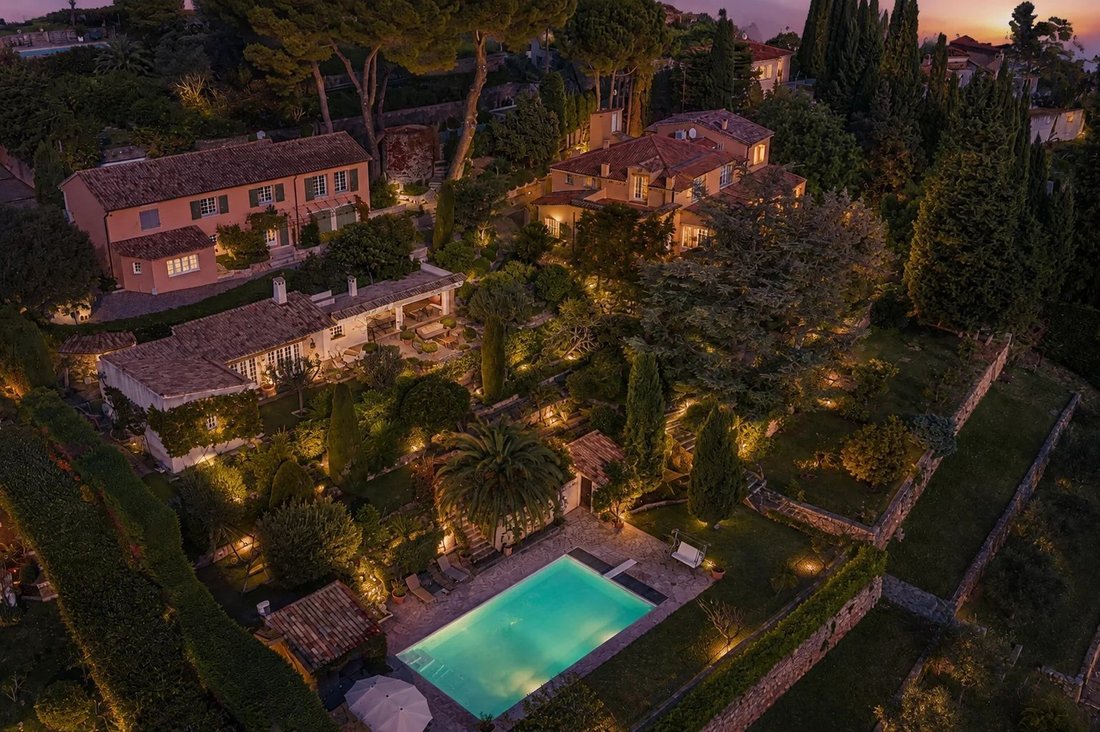House in Mougins, Provence-Alpes-Côte d'Azur, France 1 - 17619899