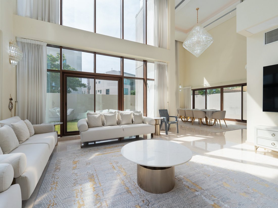 Villa in Nad Al Sheba 1, Nad Al Sheba, Dubai 2 - 18189236