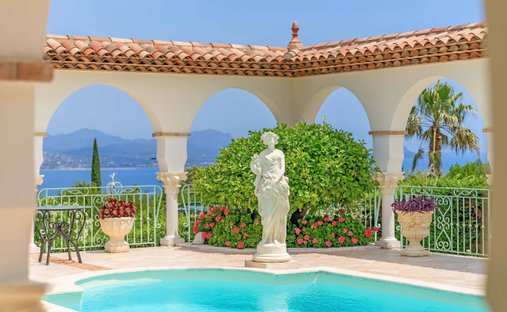 House in Frejus, Provence-Alpes-Côte d'Azur, France 1