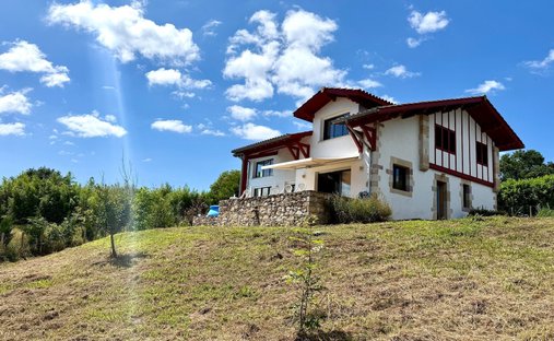 House in Halsou, Nouvelle-Aquitaine, France 1