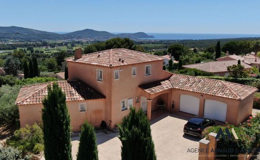 House in La Cadiere-d'Azur, Provence-Alpes-Côte d'Azur, France 1