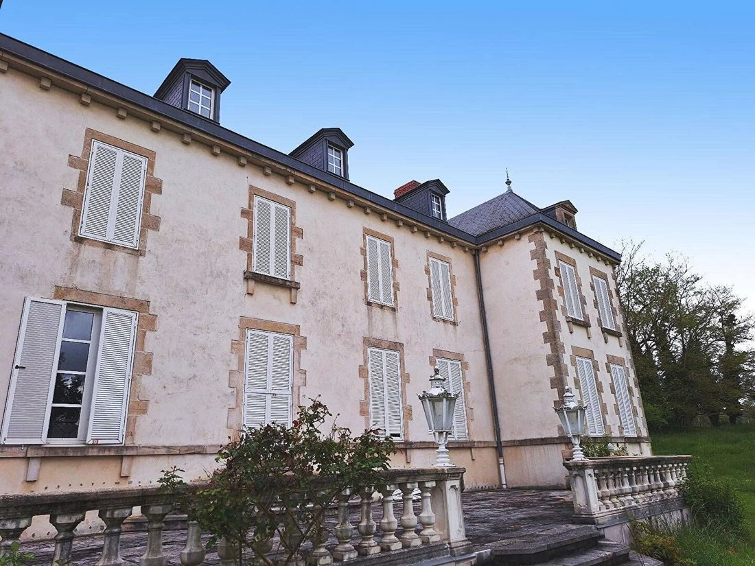 Chateau in Moulins-Engilbert, Bourgogne – Franche-Comté, France 2 - 18190548