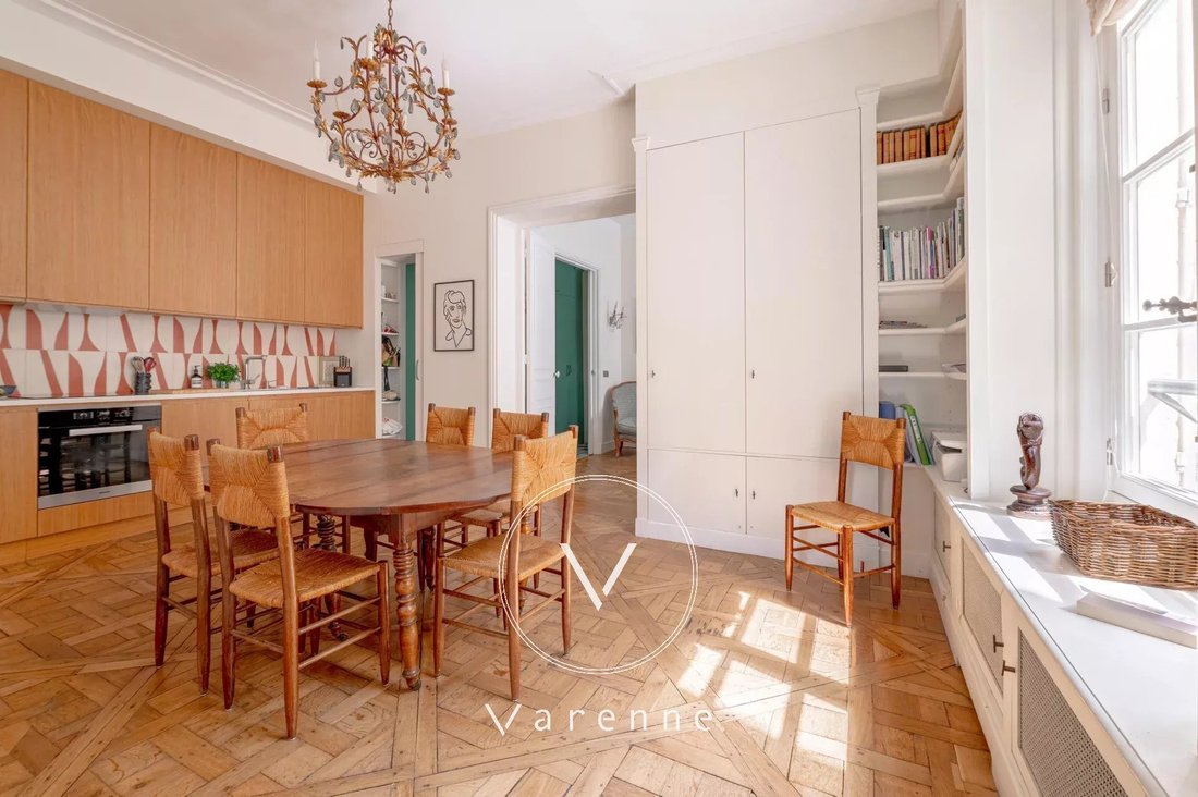 Apartment in Saint Thomas d'Aquin, Paris 7e Arrondissement, Paris 5 - 17685795