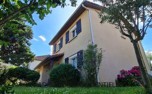 House in Chassieu le Bas, Chassieu, France 1