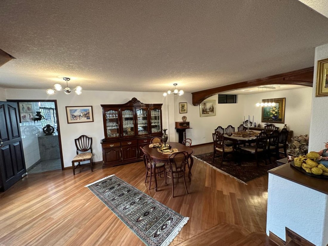 House in Quito, Pichincha, Ecuador 5 - 18190664