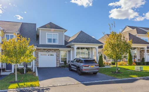 Condo in Yaphank, New York, United States 1