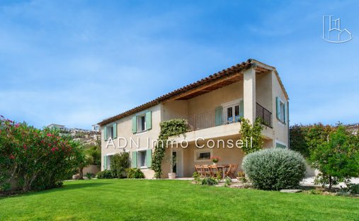 Villa in Mallemort, Provence-Alpes-Côte d'Azur, France 1