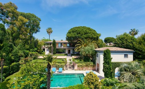 Villa in Antibes, Provence-Alpes-Côte d'Azur, France 1