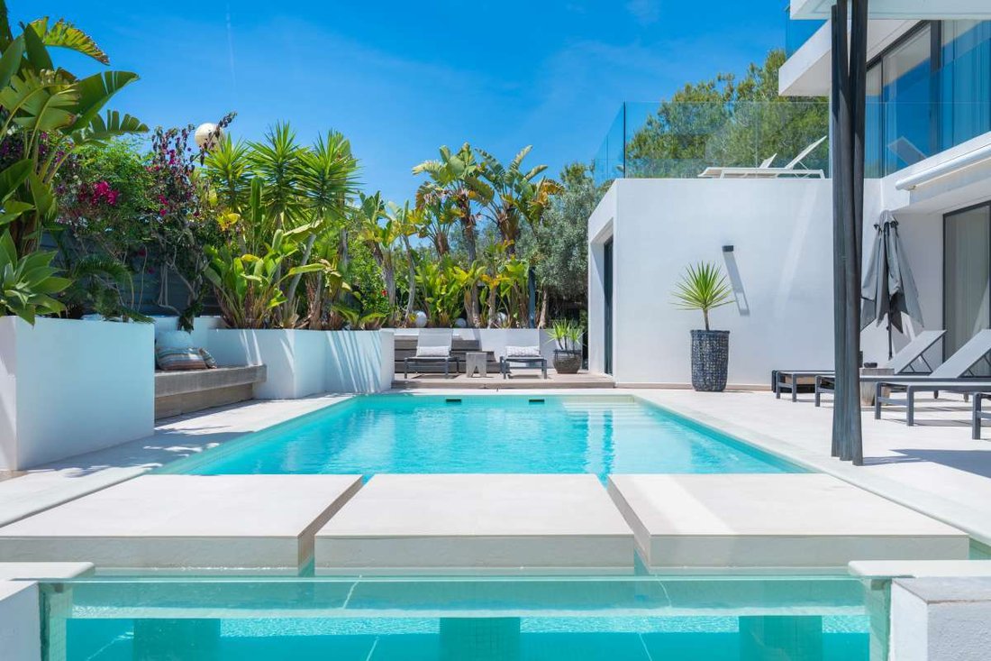 Villa in Santa Eularia des Riu, Balearic Islands, Spain 4 - 15709945