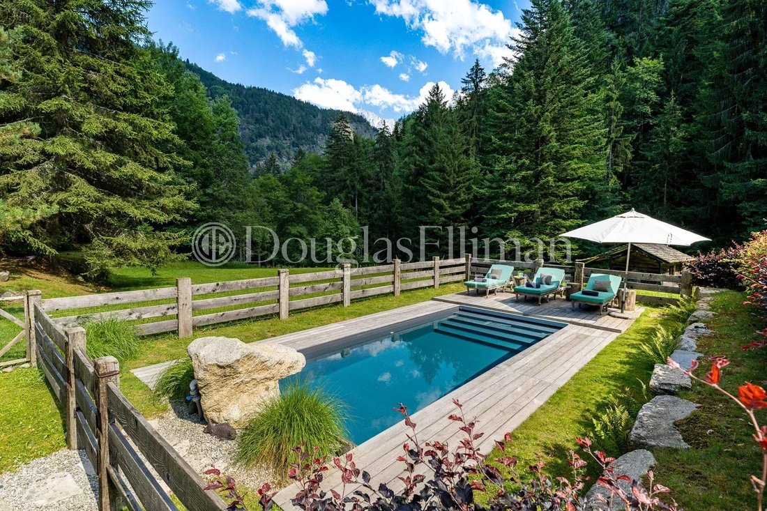 Chalet in Les Houches, Auvergne-Rhône-Alpes, France 2 - 18190120