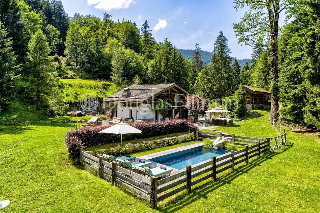 Chalet in Les Houches, Auvergne-Rhône-Alpes, France 1 - 18190120