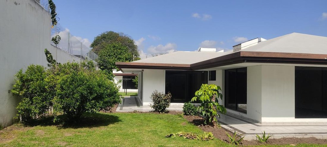 Haus in Quito, Provinz Pichincha, Ecuador 1 - 18190627