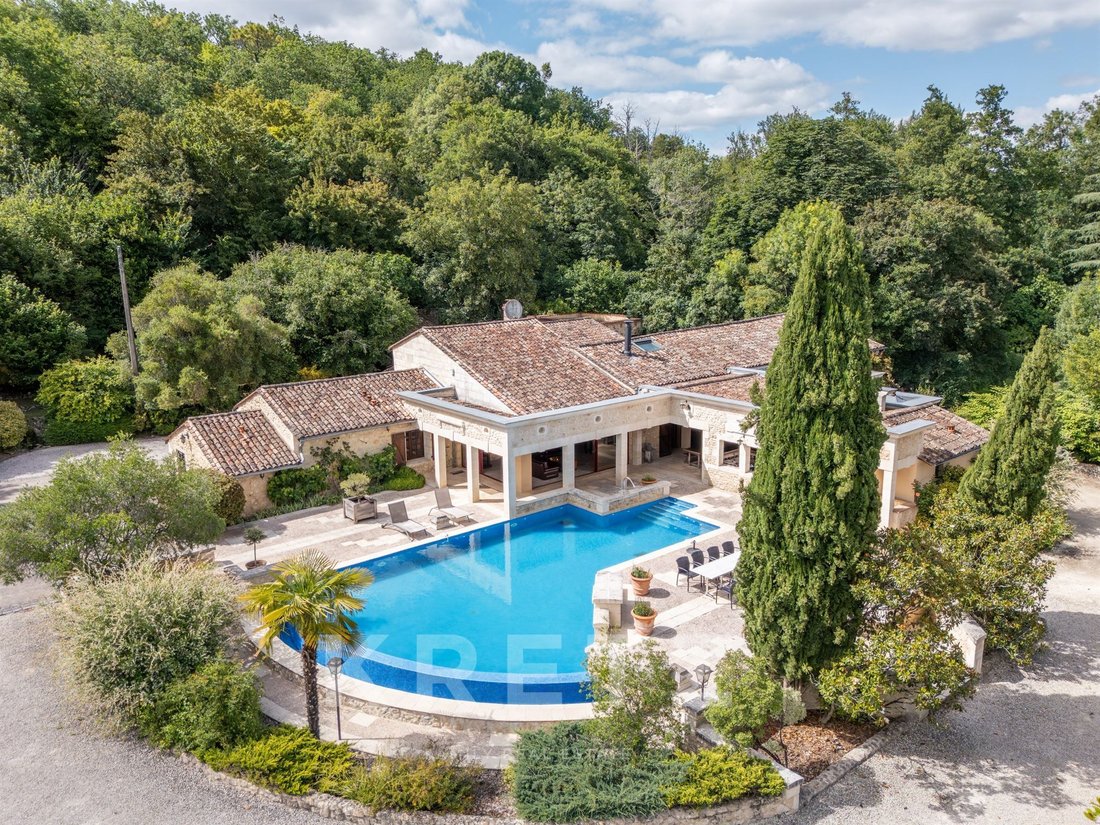 Estate in Carignan-de-Bordeaux, Nouvelle-Aquitaine, France 2 - 18190073