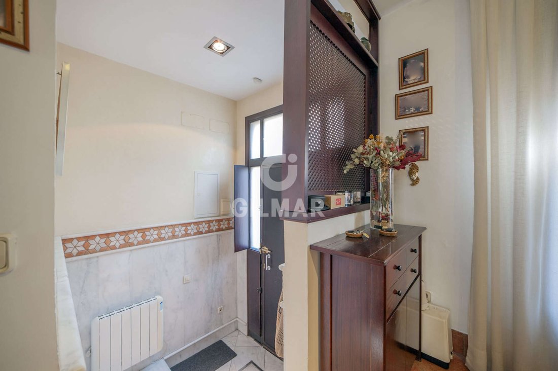 Townhouse in Distrito San Pablo-Santa Justa, Seville, Spain 5 - 18189826
