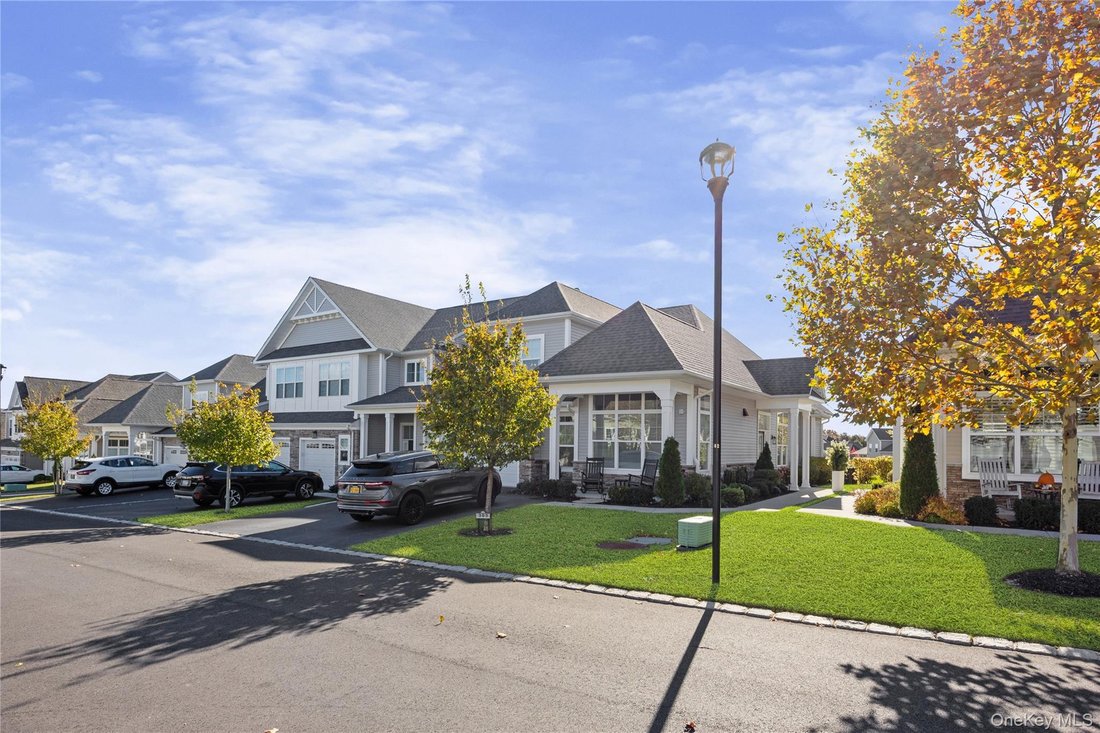 Condo in Yaphank, New York, United States 2 - 18191164