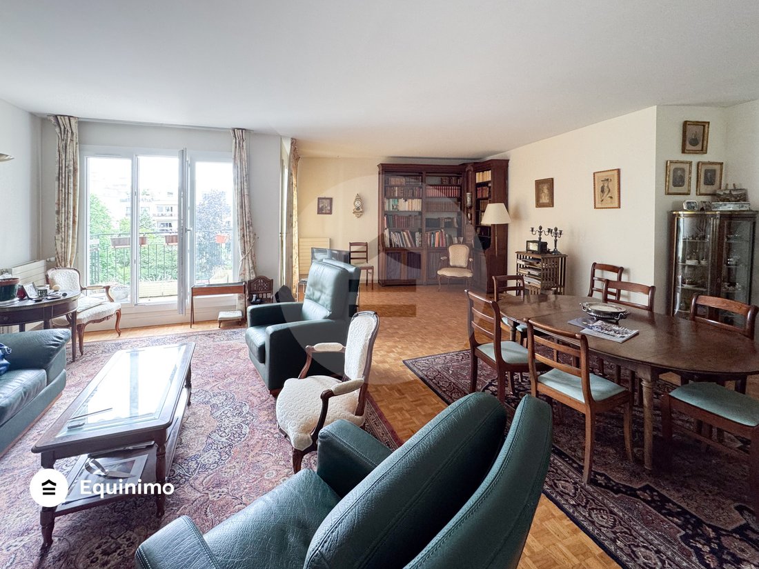 Apartment in Domaine National du Château, Versailles, France 2 - 18192948